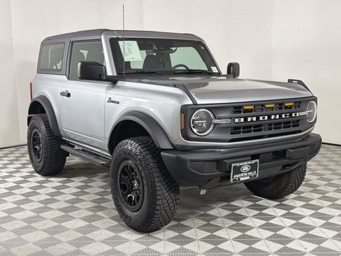 Used 2023 Ford Bronco Base image 7