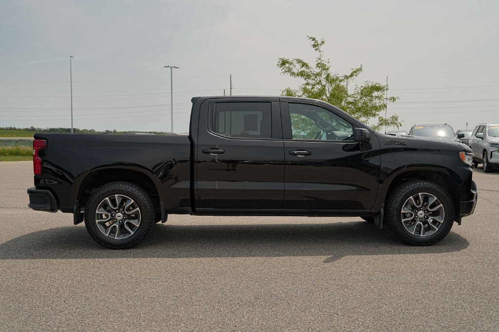 Used 2024 Chevrolet Silverado 1500 RST AWD/4WD image 6