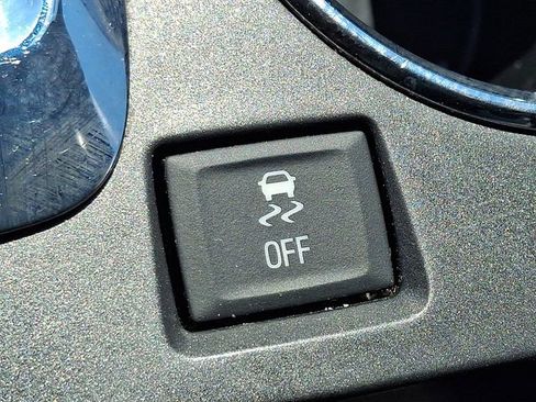 Used 2017 Chevrolet Equinox LT w/ Convenience Package image 23