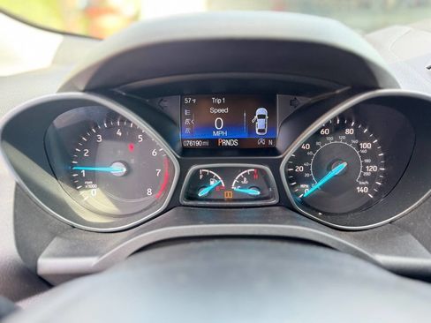 Used 2018 Ford Escape SE w/ SE Sport Appearance Package image 16