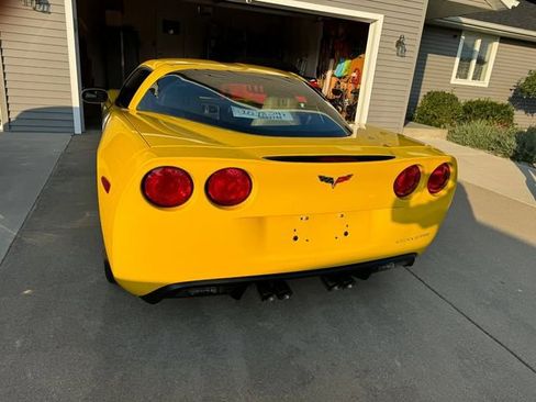 Used 2007 Chevrolet Corvette Coupe w/ Preferred Equipment Group RWD image 3