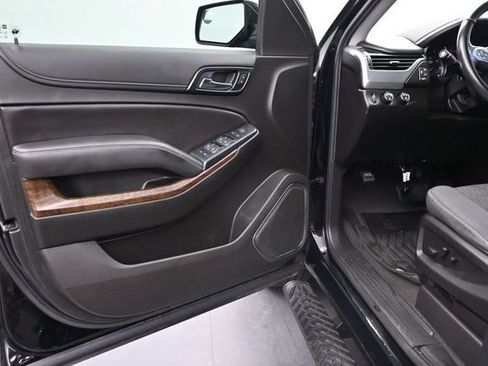 Used 2019 Chevrolet Tahoe LS w/ Enhanced Driver Alert Package AWD/4WD image 16