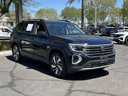 Certified 2025 Volkswagen Atlas SE FWD image 6