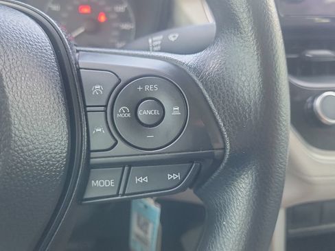 Certified 2025 Toyota Corolla Cross L FWD image 20