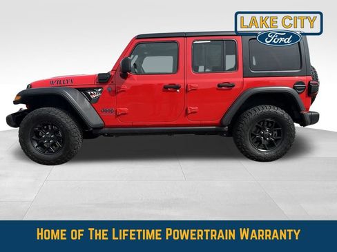 Used 2024 Jeep Wrangler Unlimited AWD/4WD image 2