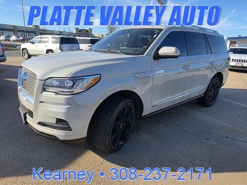 Used 2024 Lincoln Navigator Reserve AWD/4WD image 1