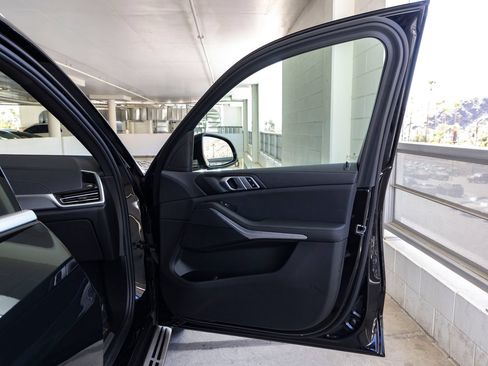 Used 2022 BMW X5 sDrive40i w/ Premium Package RWD image 27