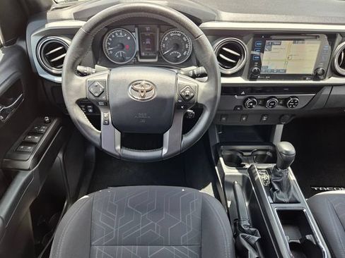 Used 2017 Toyota Tacoma TRD Sport w/ Tow Package RWD image 16