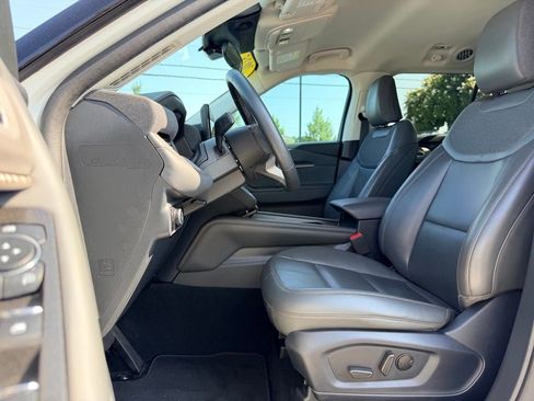 Certified 2025 Ford Explorer Active w/ Active Comfort Package RWD image 25