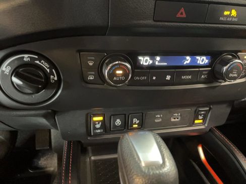 Used 2023 Nissan Frontier PRO-4X w/ Pro-4X Premium Package image 11