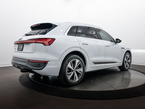 Certified 2024 Audi Q8 e-tron Premium Plus w/ Premium Plus Package AWD/4WD image 4