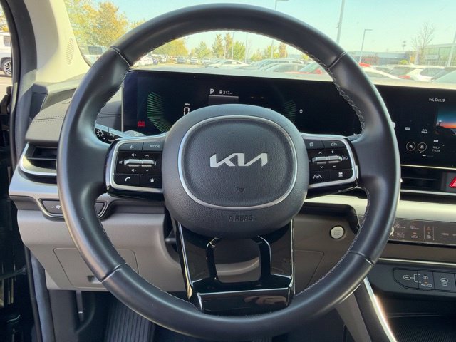 Certified 2026 Kia Carnival FWD image 14
