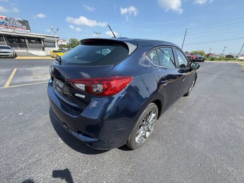 Used 2018 MAZDA MAZDA3 Touring FWD image 3