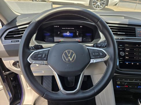 Used 2023 Volkswagen Tiguan SE AWD/4WD image 16