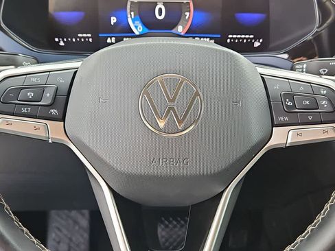 Used 2024 Volkswagen Taos SE image 23