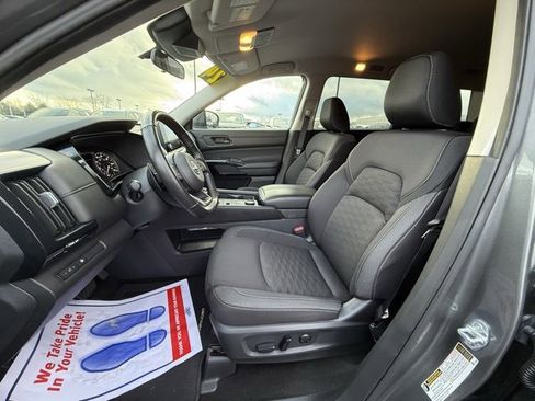 Certified 2024 Nissan Pathfinder SV image 14