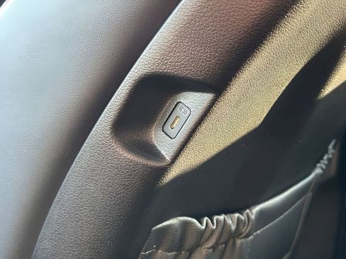 Used 2023 Hyundai Palisade Calligraphy image 36