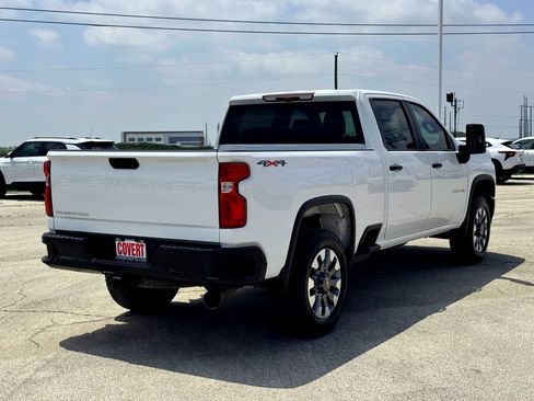 Used 2023 Chevrolet Silverado 2500 Custom w/ Custom Value Package AWD/4WD image 7