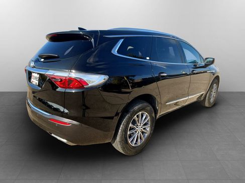 Used 2024 Buick Enclave Premium image 7