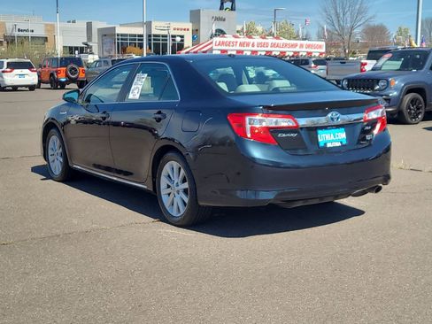 Used 2012 Toyota Camry XLE w/ Leather Pkg image 12