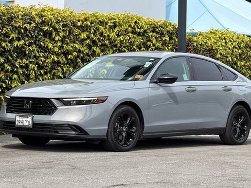 Certified 2025 Honda Accord SE image 9