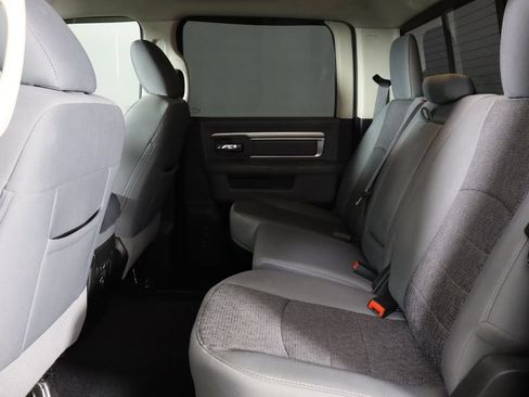 Used 2019 RAM 1500 Big Horn AWD/4WD image 16