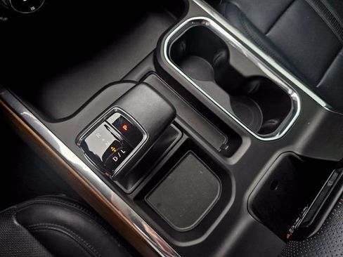 Used 2023 Chevrolet Silverado 1500 High Country w/ High Country Premium Package AWD/4WD image 25