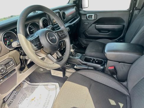 Used 2023 Jeep Wrangler Unlimited AWD/4WD image 25