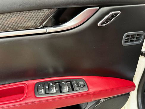 Used 2018 Maserati Ghibli image 18