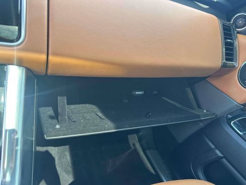 Used 2018 Land Rover Range Rover Sport Supercharged AWD/4WD image 35