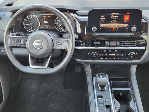 Used 2025 Nissan Pathfinder SV FWD image 26