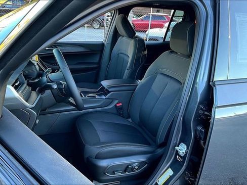 New 2025 Jeep Grand Cherokee Laredo X w/ Luxury Tech Group I image 8