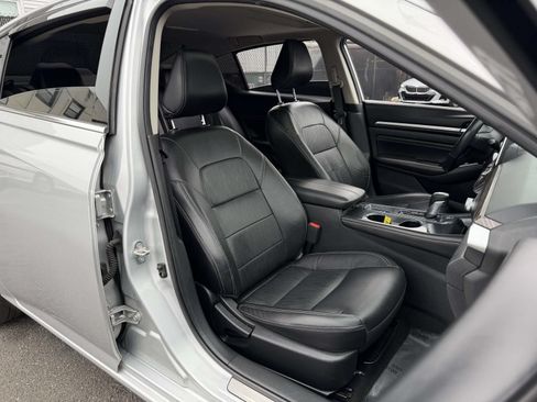 Used 2022 Nissan Altima 2.5 SL FWD image 12