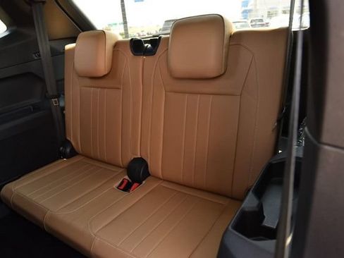Certified 2023 Volkswagen Tiguan SE FWD image 23
