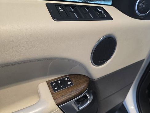 Used 2016 Land Rover Range Rover Sport HSE image 31