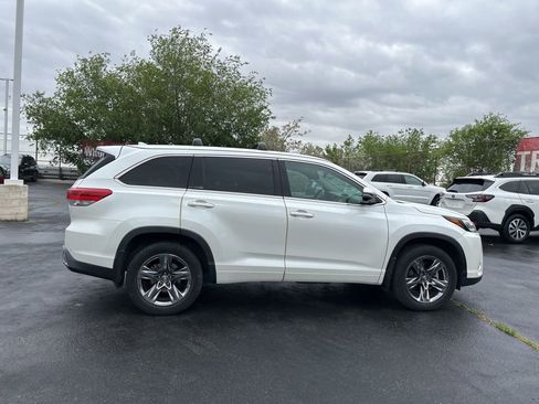 Used 2019 Toyota Highlander Limited Platinum AWD/4WD image 3