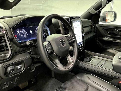 Used 2024 RAM 1500 Limited w/ Trailer Tow Group image 16