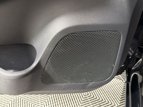 Used 2023 Nissan Versa SV FWD image 25