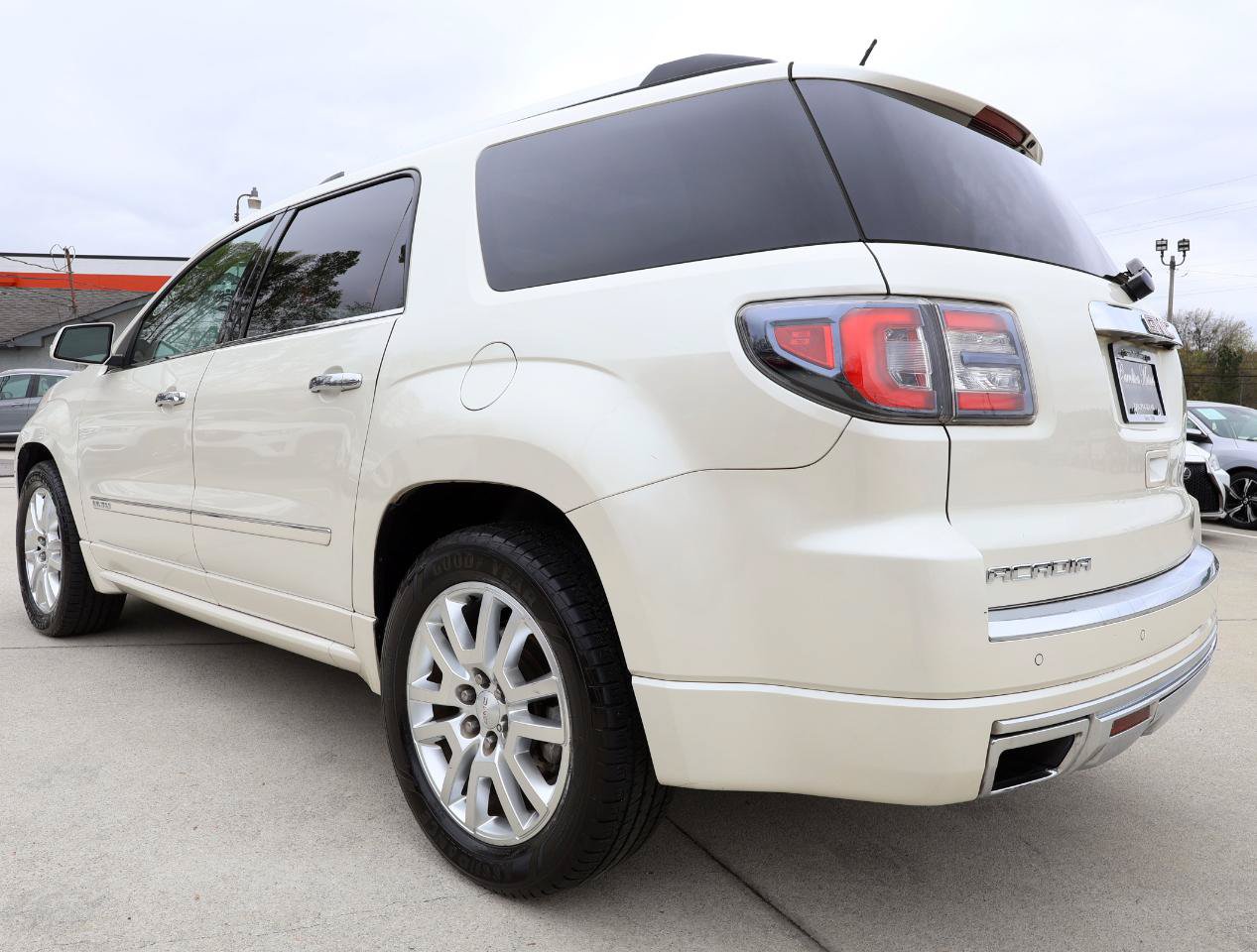 Used 2015 GMC Acadia Denali FWD image 4