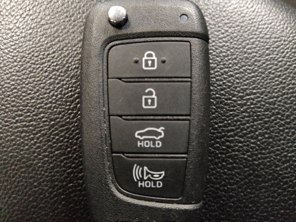 Used 2025 Hyundai Elantra SE FWD image 32