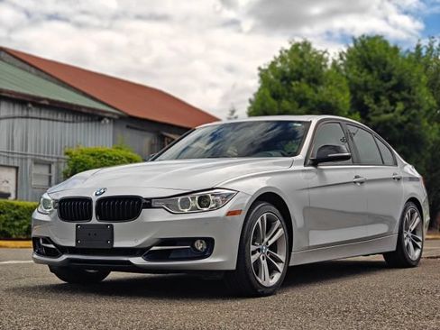 Used 2013 BMW 328i xDrive Sedan AWD/4WD image 3