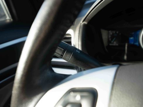 Used 2015 Ford Explorer XLT w/ Equipment Group 202A image 13