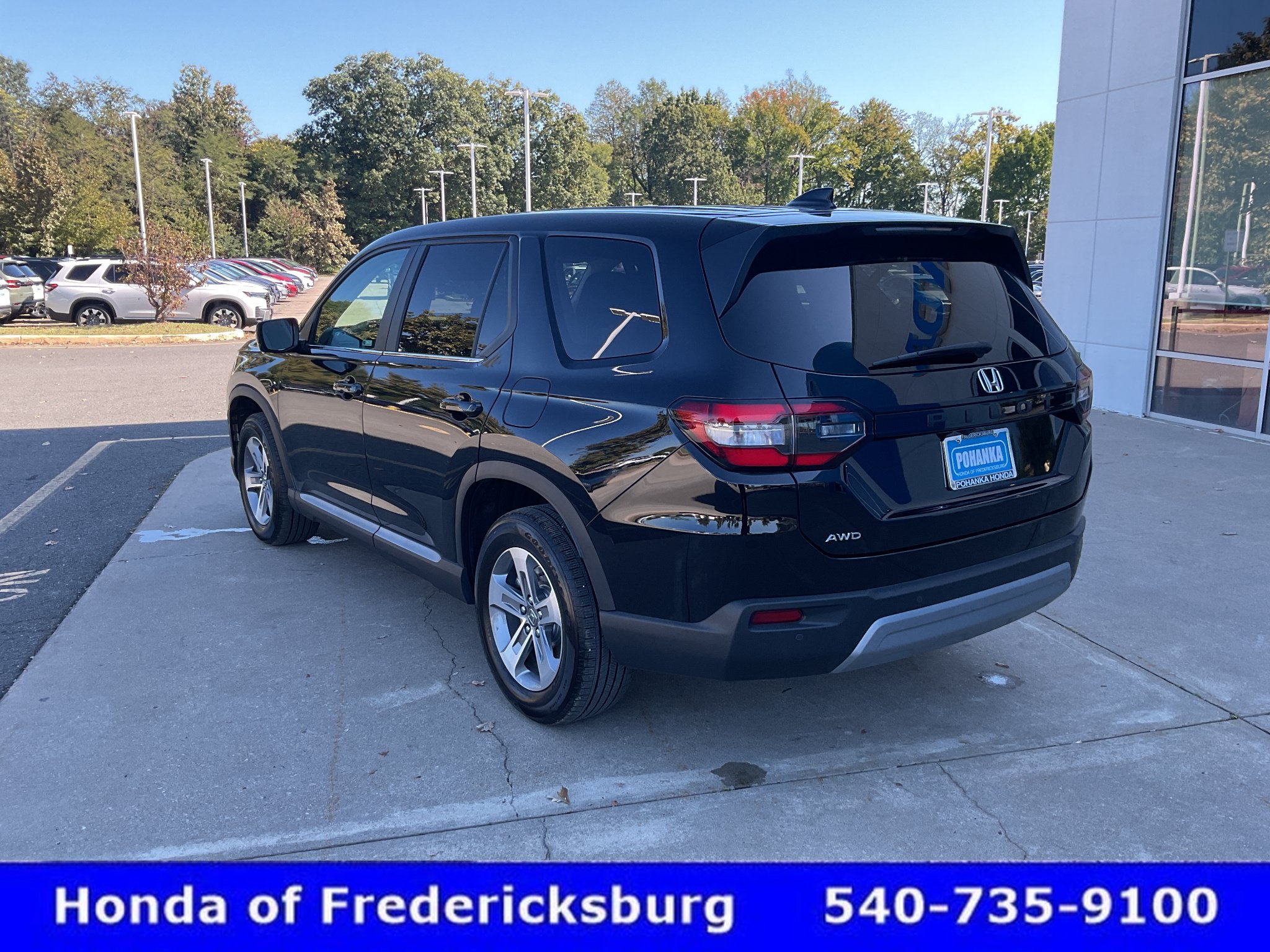 Used 2025 Honda Pilot EX-L image 3