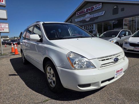 Used 2010 Kia Sedona LX FWD image 1