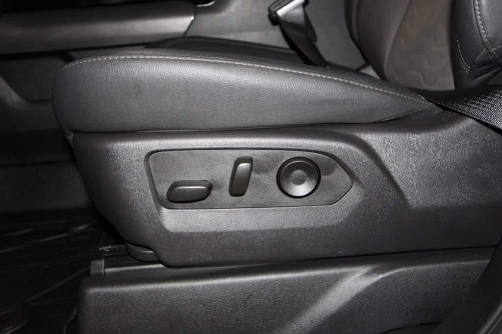 Used 2025 Chevrolet Silverado 2500 ZR2 w/ Technology Package AWD/4WD image 9