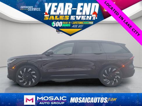 Used 2024 Lincoln Nautilus Reserve w/ Equipment Group 202A image 4