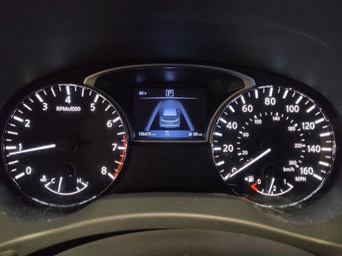 Used 2020 Nissan Pathfinder S FWD image 23