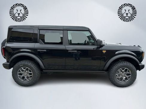New 2025 Ford Bronco Badlands image 4