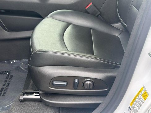 Used 2023 GMC Terrain SLT image 19