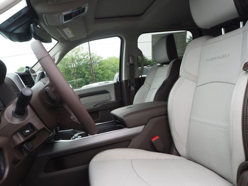 New 2025 RAM 2500 Laramie image 30